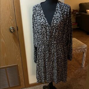 GAP Black and White Floral Long Sleeve Dress